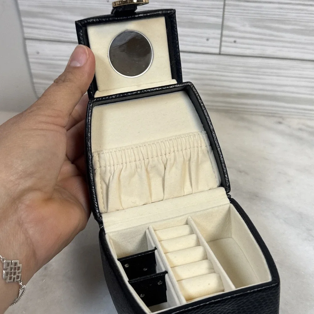 Small travel jewelry box organizer